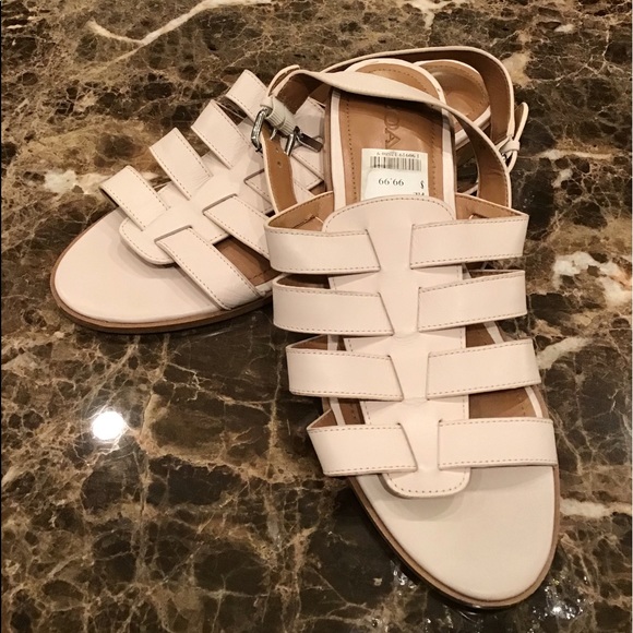🌷COACH SANDALS OFF WHITE SIZE 8 - Picture 2 of 5